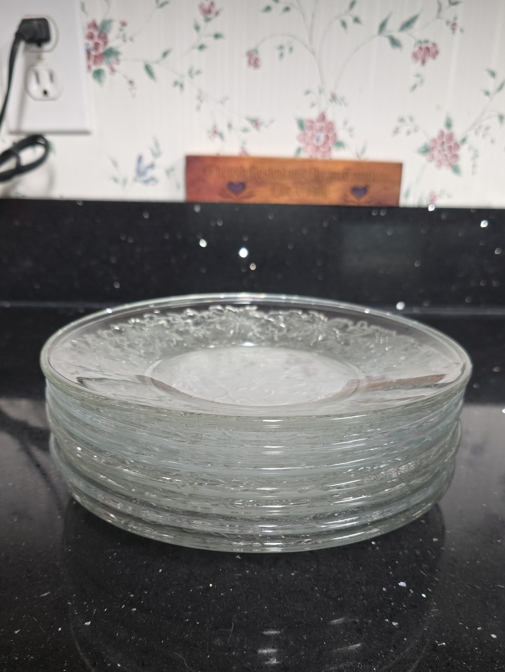 Like New. Princess House Fantasia 8" Plates. Set Of 7